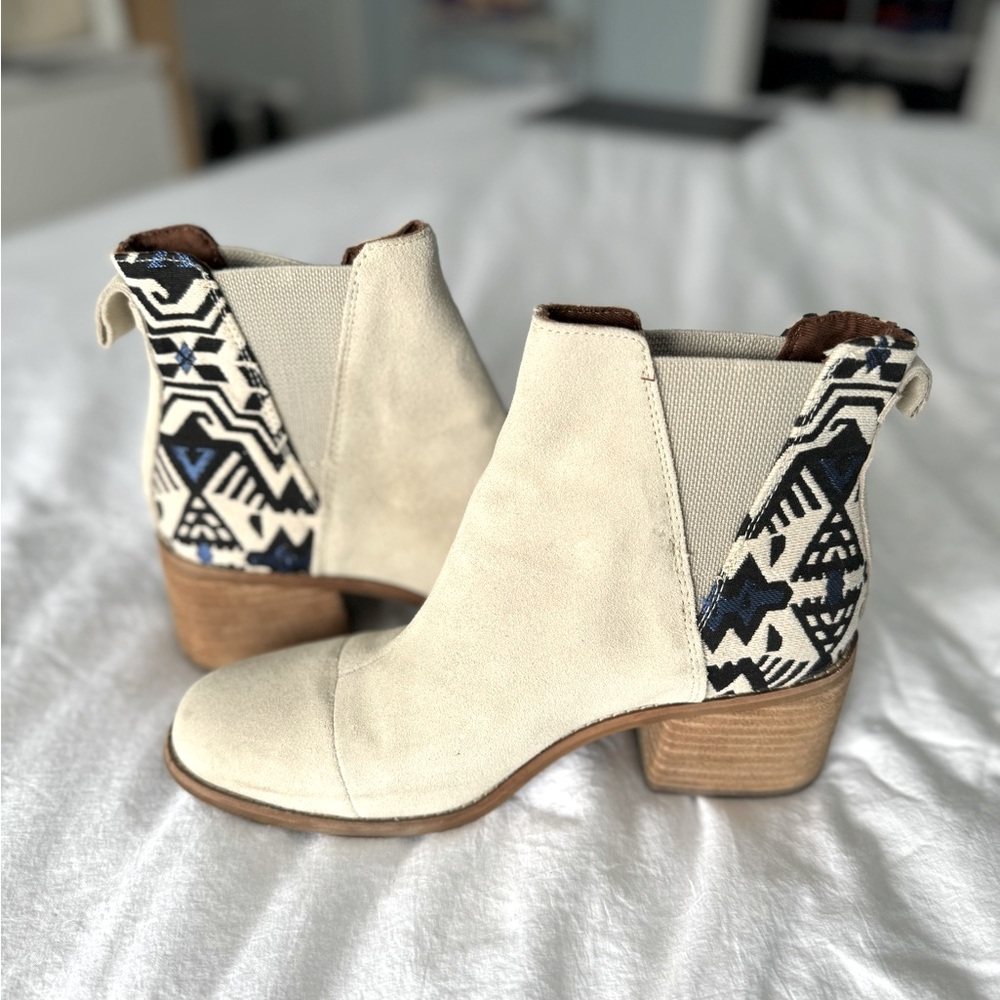 TOMS heeled boots - beige with geometric tribal pattern